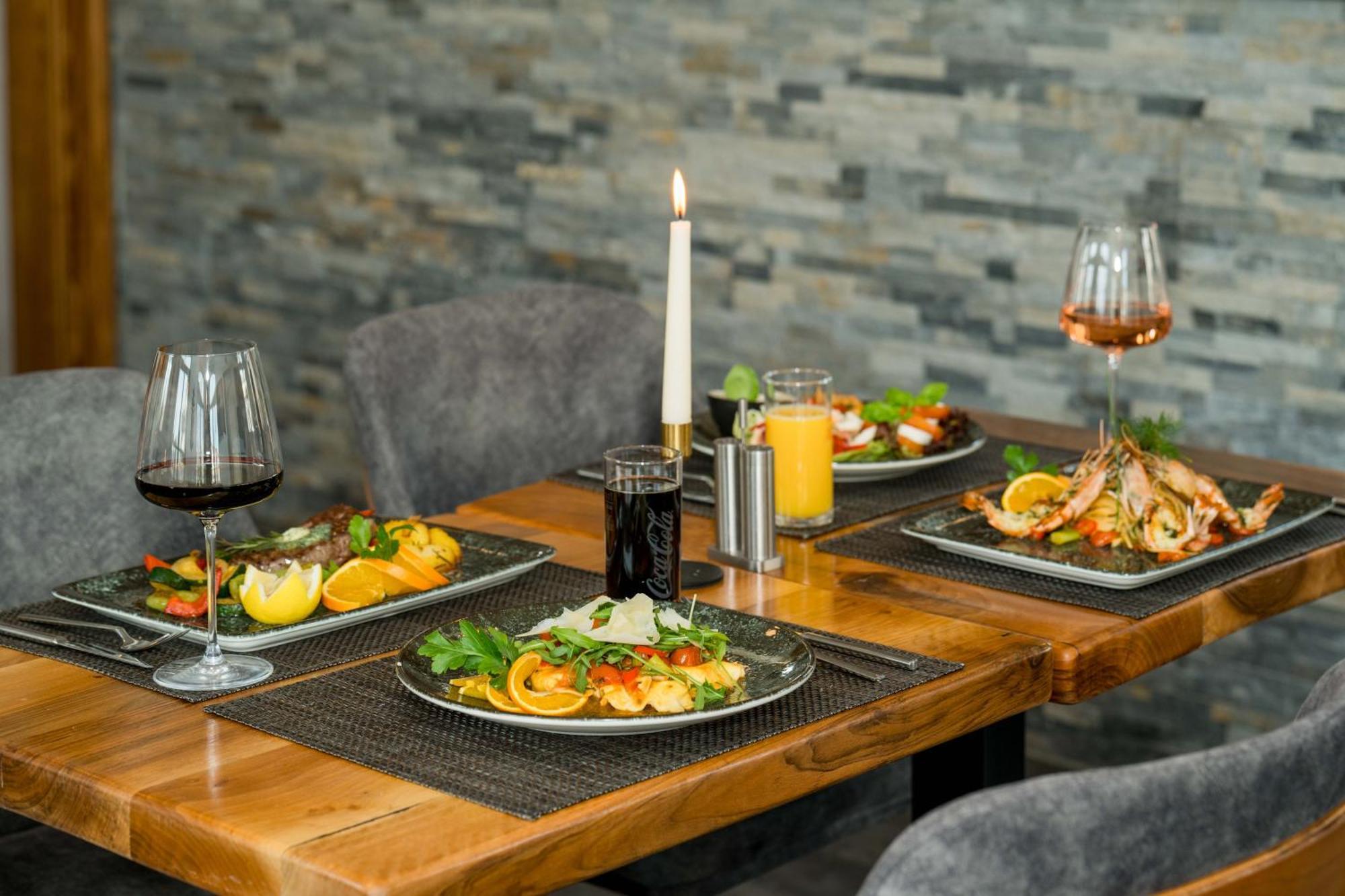 Roca Restaurant Und Hotel Bommersheim Экстерьер фото