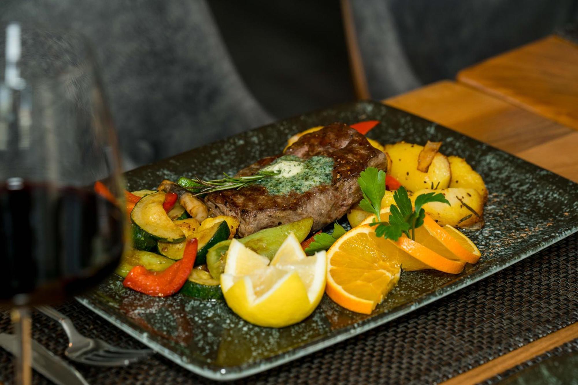 Roca Restaurant Und Hotel Bommersheim Экстерьер фото