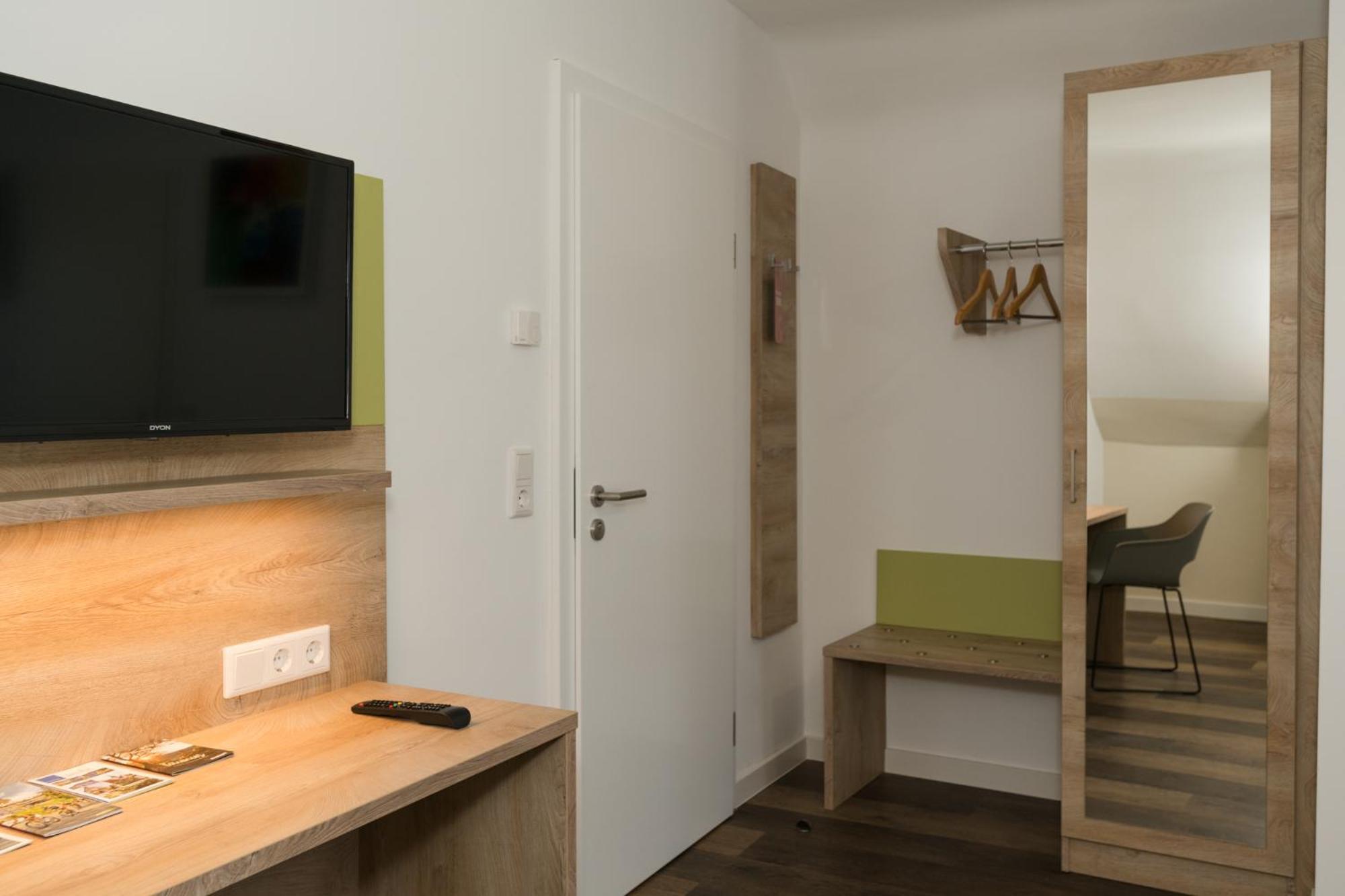 Roca Restaurant Und Hotel Bommersheim Экстерьер фото