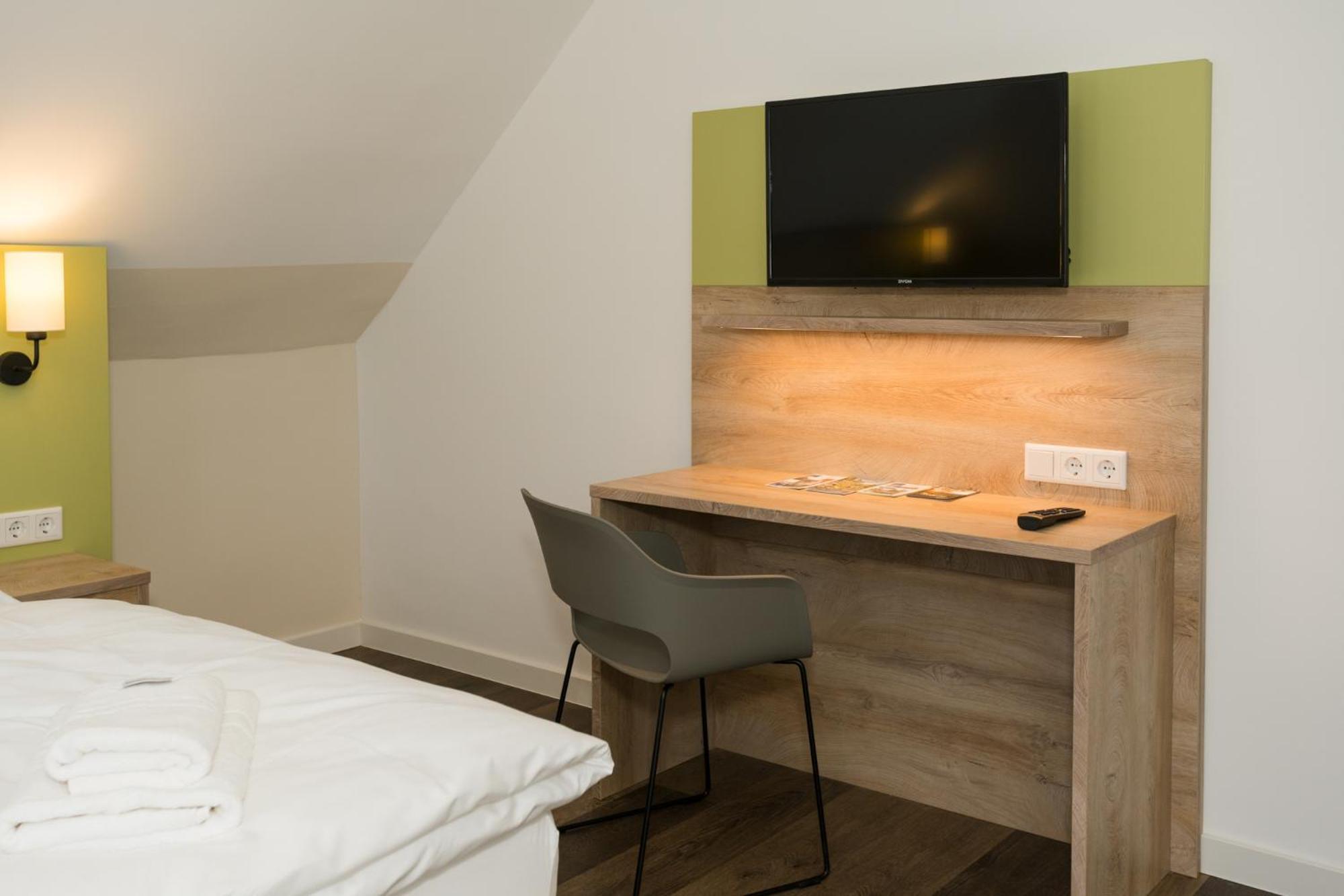 Roca Restaurant Und Hotel Bommersheim Экстерьер фото